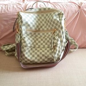 Modern and Chic Brielle convertible bag